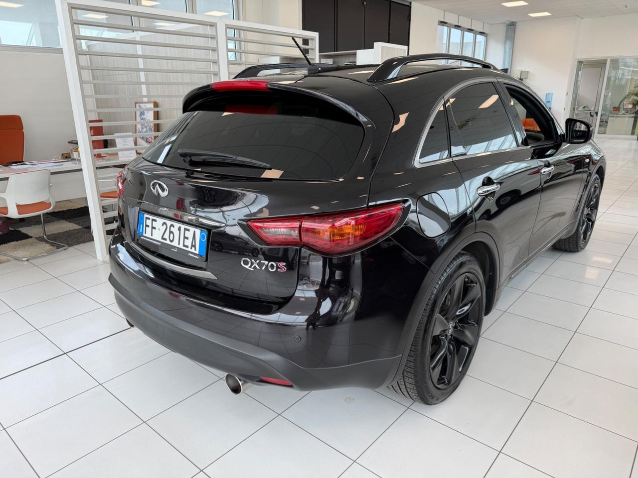 Infiniti QX70 3.0 diesel V6 AT S Premium