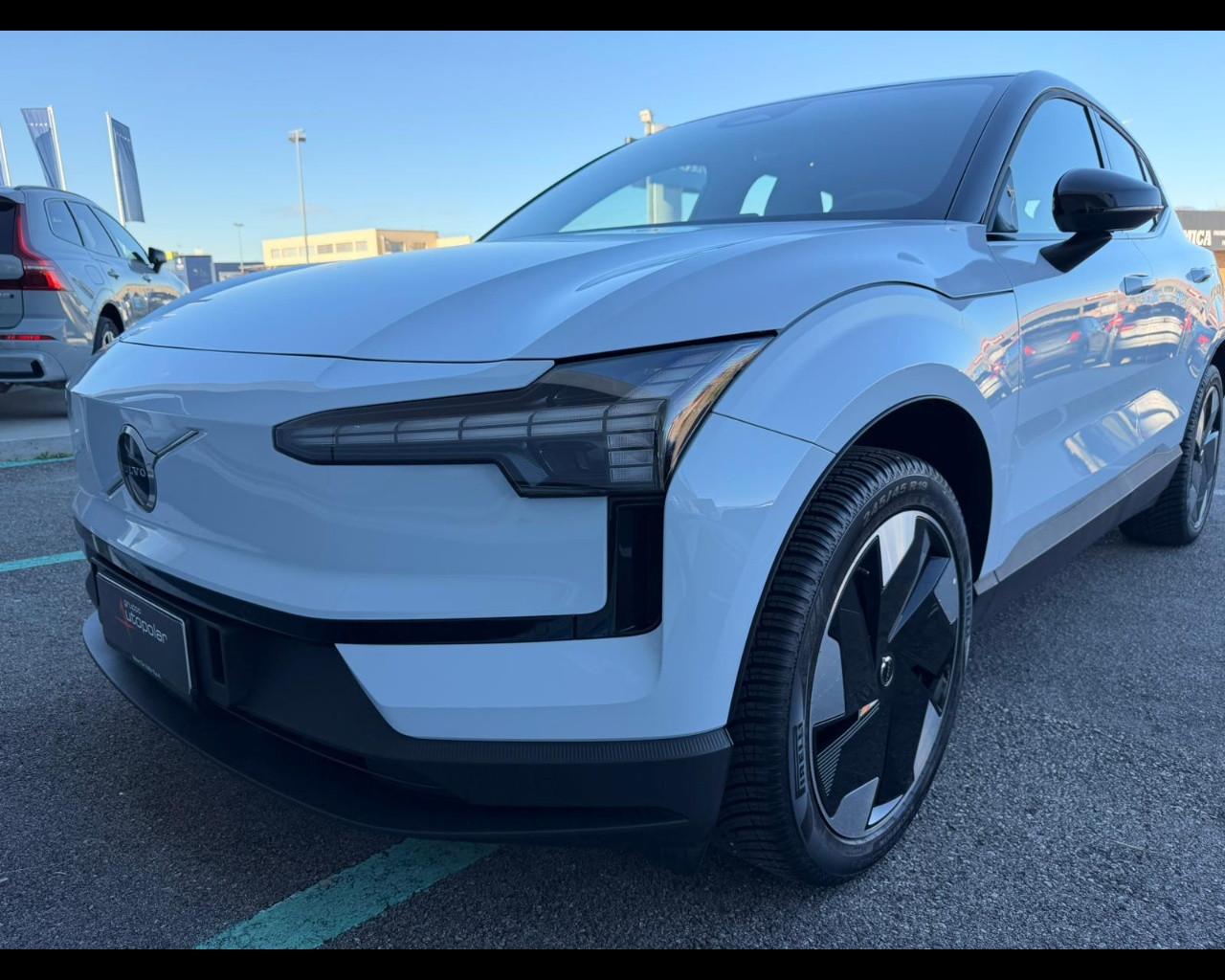 VOLVO EX30 - EX30 single motor Extended Range Plus rwd