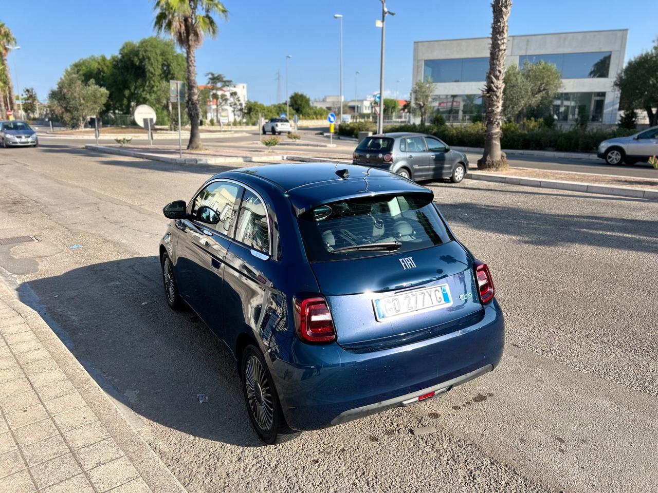 Fiat 500 500e Berlina 42 kWh Icon
