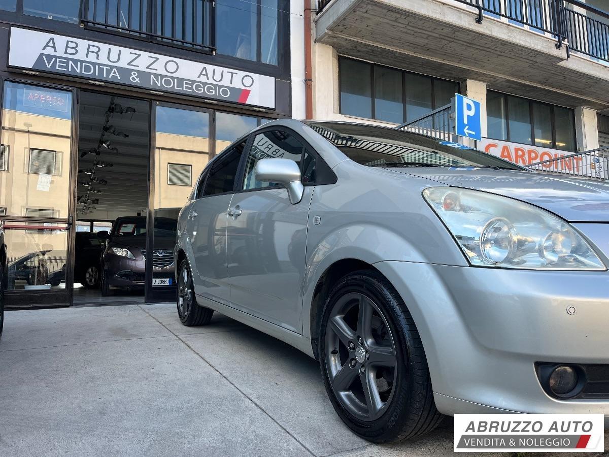TOYOTA Corolla Verso 2.2 16V D-4D D-Cat