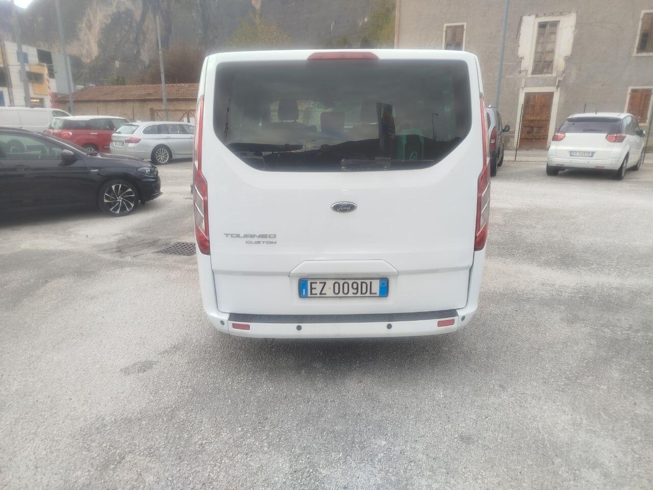 Ford Tourneo Custom 300 2.2 TDCi 155CV PC Titanium