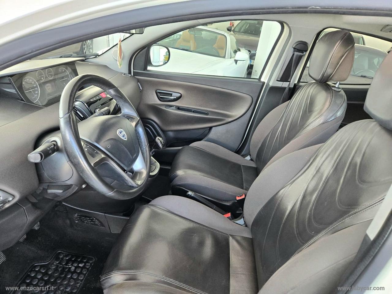 LANCIA Ypsilon 1.3 MJT 95 CV 5p. S&S Platinum TETTO APRIBILE