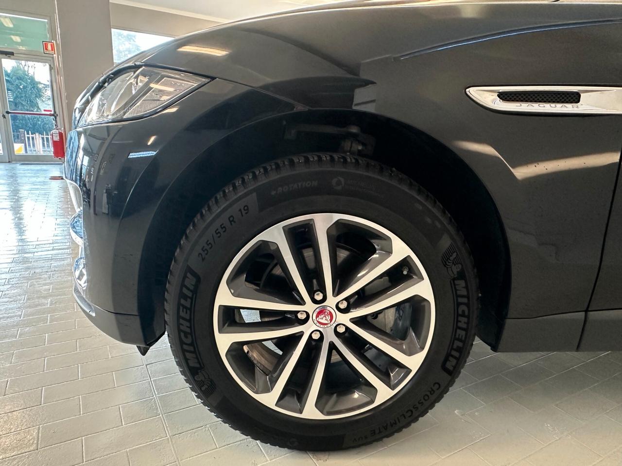 Jaguar F-Pace 2.0 D 180 CV AWD Portfolio