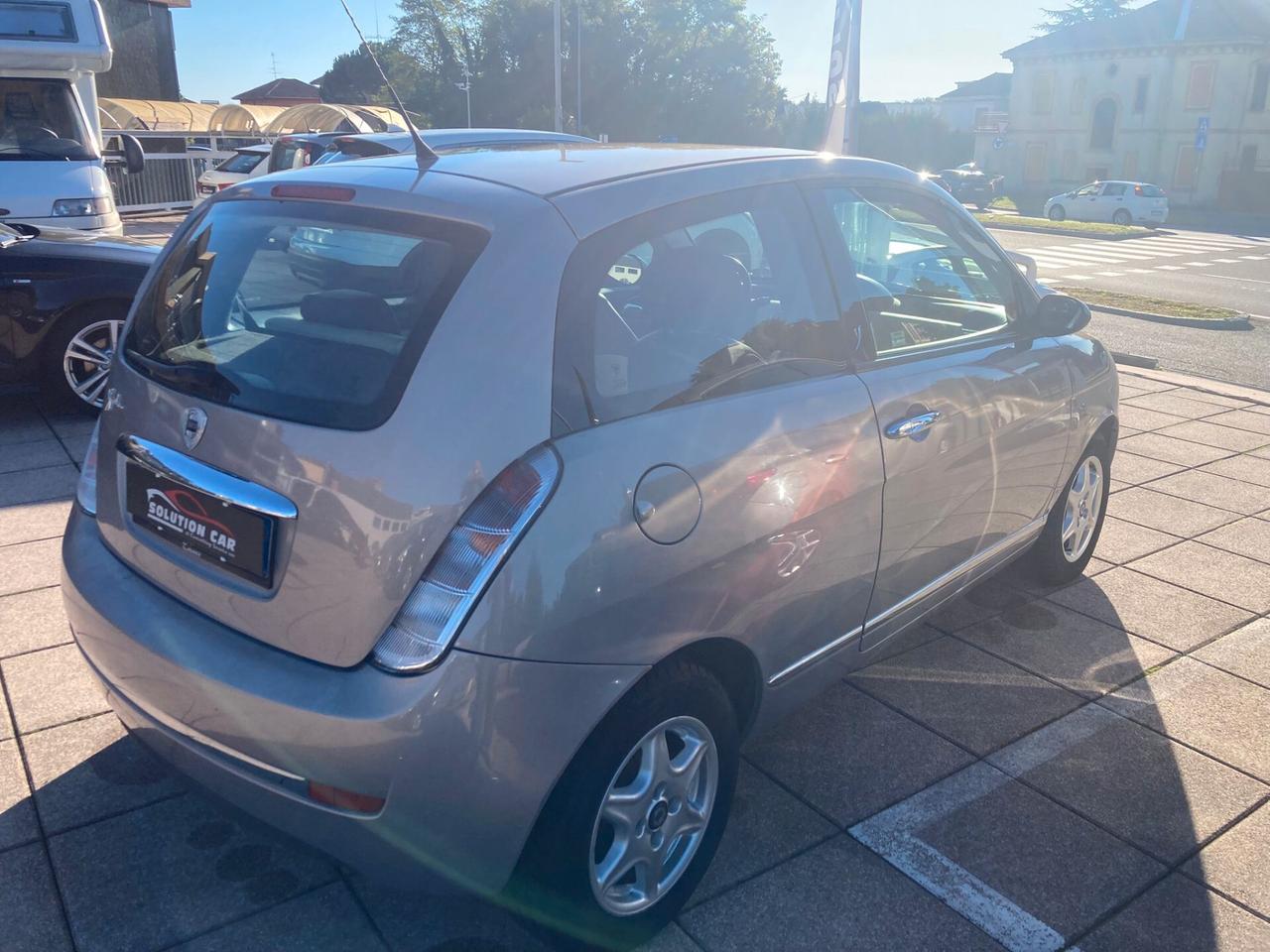 Lancia Ypsilon 1.4 Platino