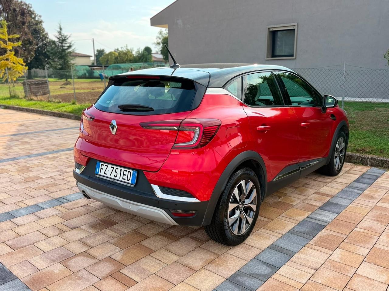 Renault Captur TCe 100 CV GPL Intens