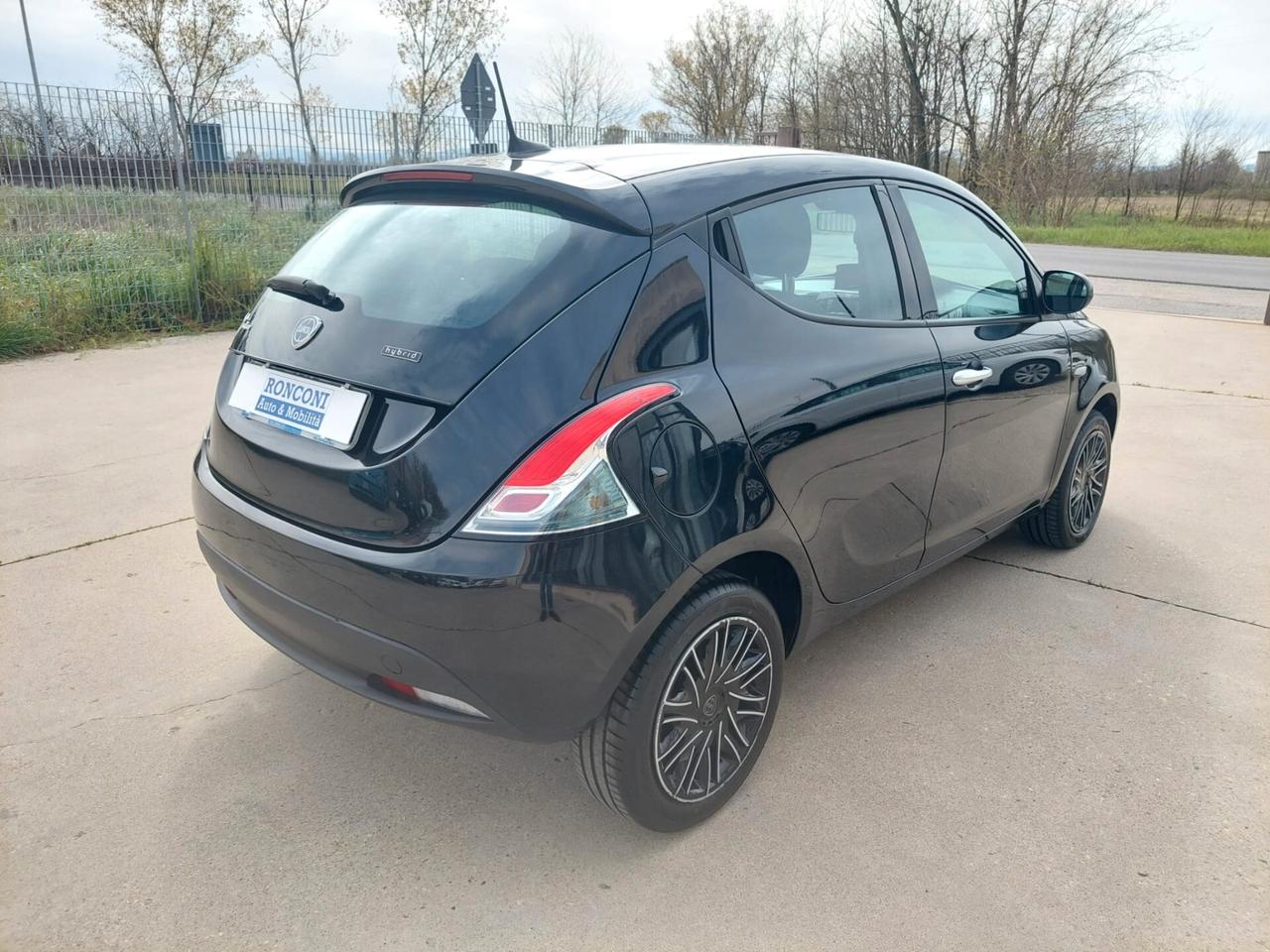 LANCIA Ypsilon 1.0 FireFly Hybrid Silver - 2023