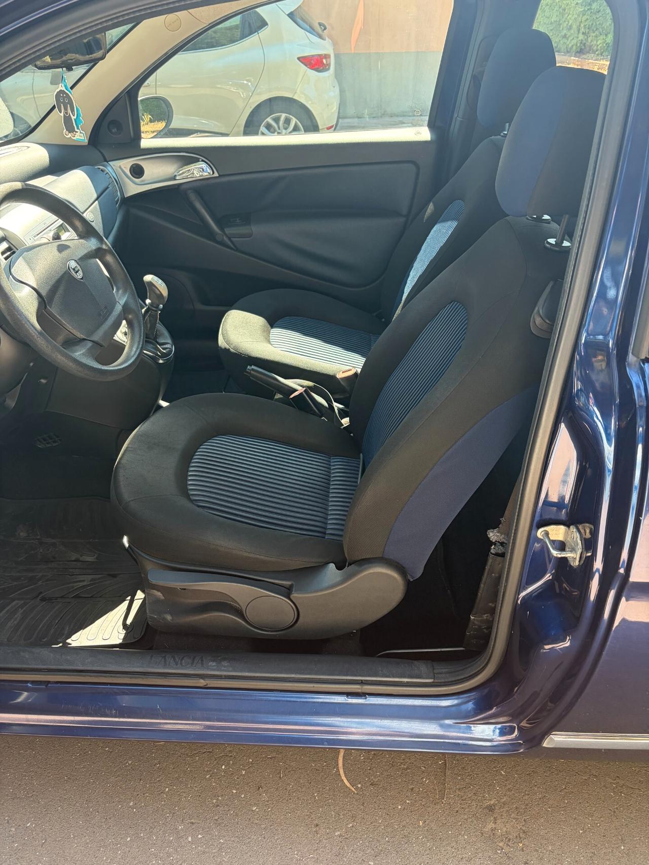 Lancia Ypsilon 1.2 Oro Bianco