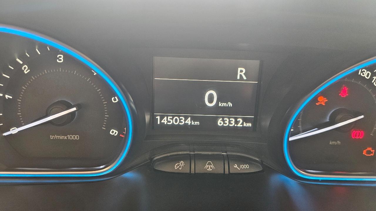 Peugeot 2008 BlueHDi 100 S&S Allure