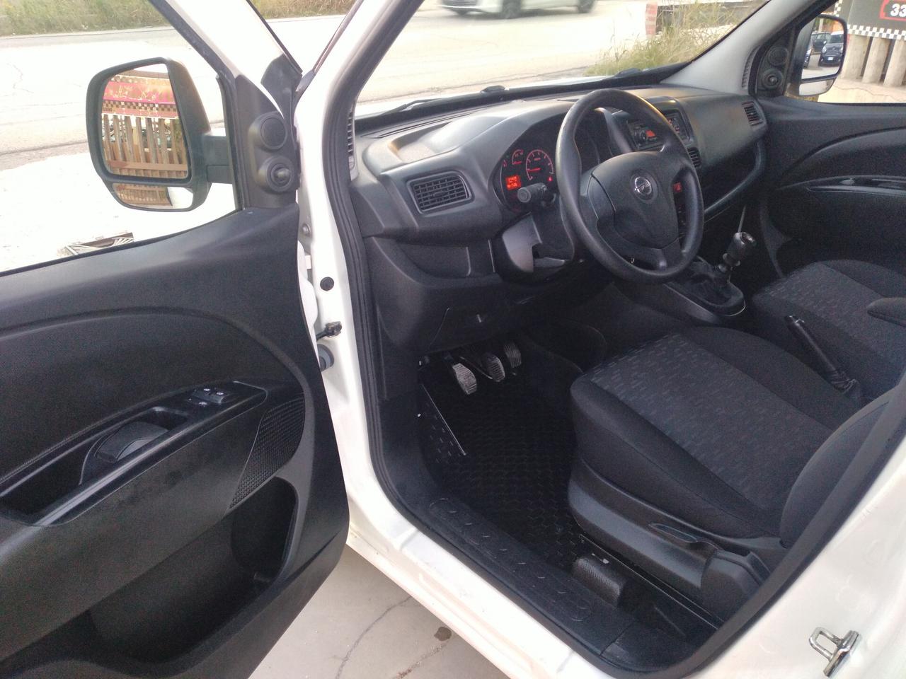 Opel Combo 1.6 CDTi 120CV