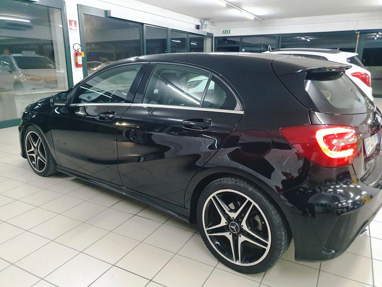 Mercedes-benz A 180 CDI BlueEFFICIENCY Premium Dark Night Edition