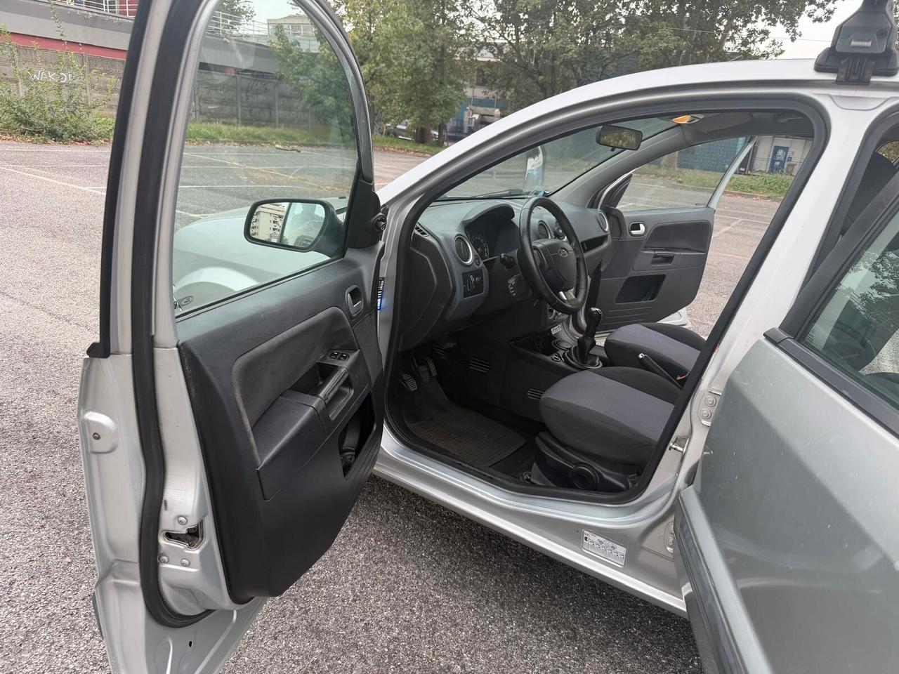 Ford Fusion 1.4 16V 5p. Titanium