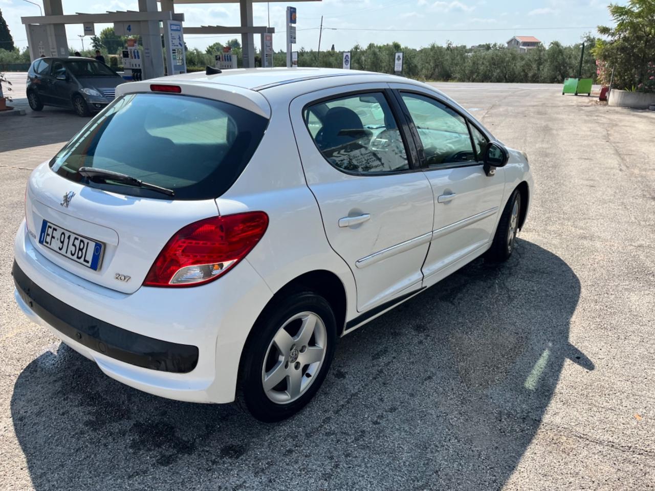 Peugeot 207 1.4 HDi 70CV 5p. Active neopatentato unico proprietario