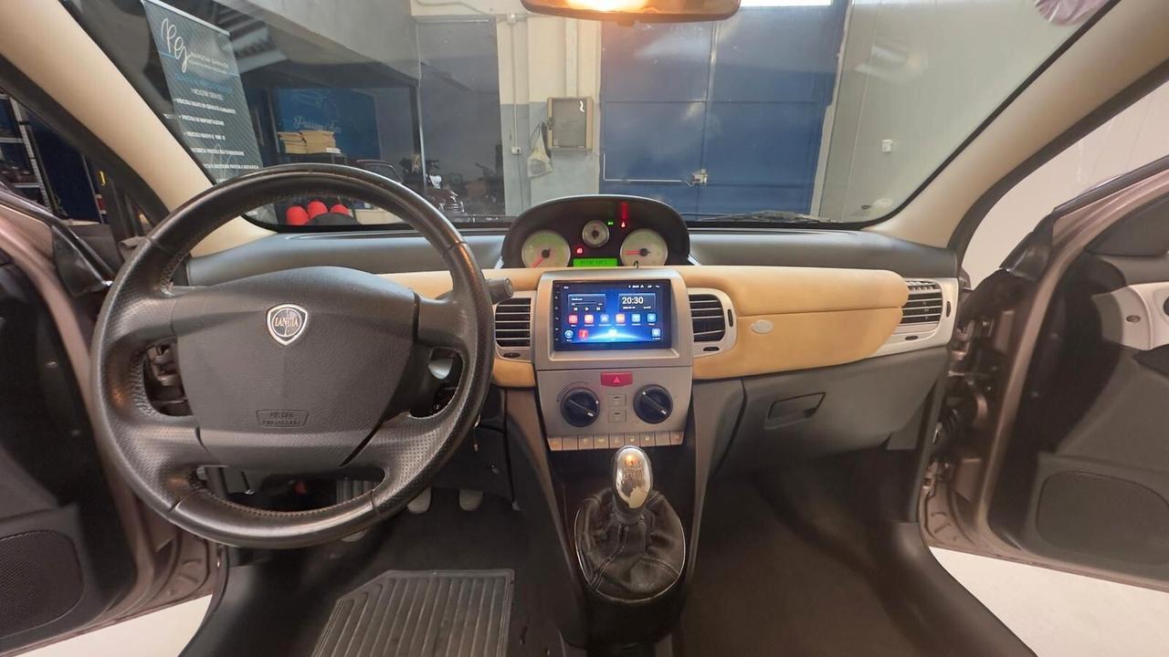 Lancia Ypsilon 1.2 Oro