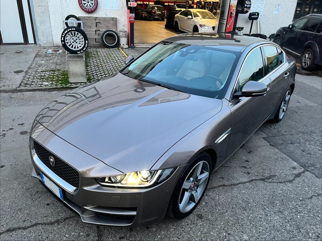 Jaguar XE 2.0 D Turbo 180CV Portfolio
