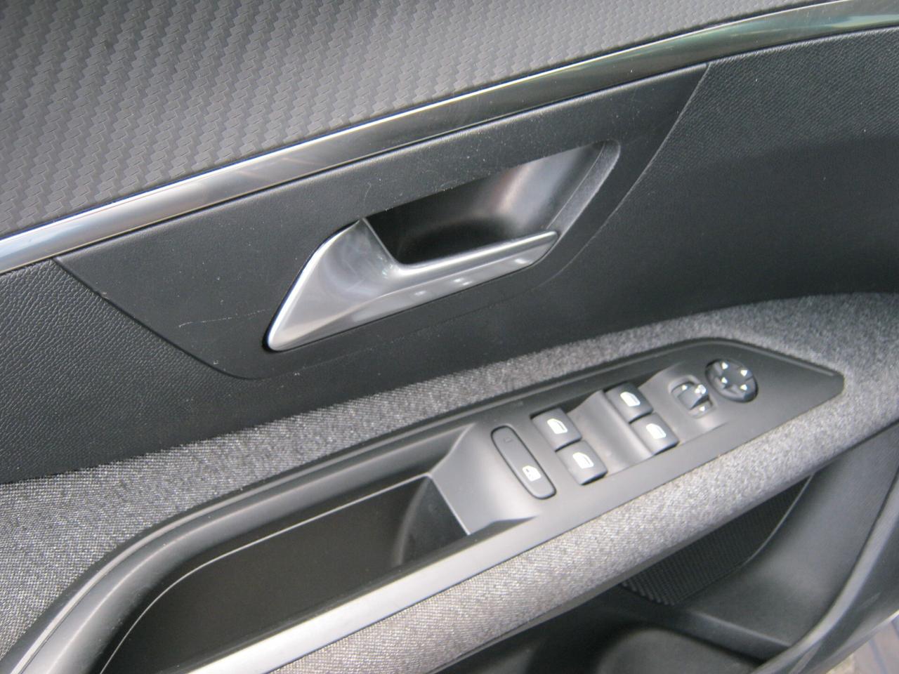 Peugeot 3008 BlueHDi 130 S&S Crossway/car play/navi/led/cam/pdc