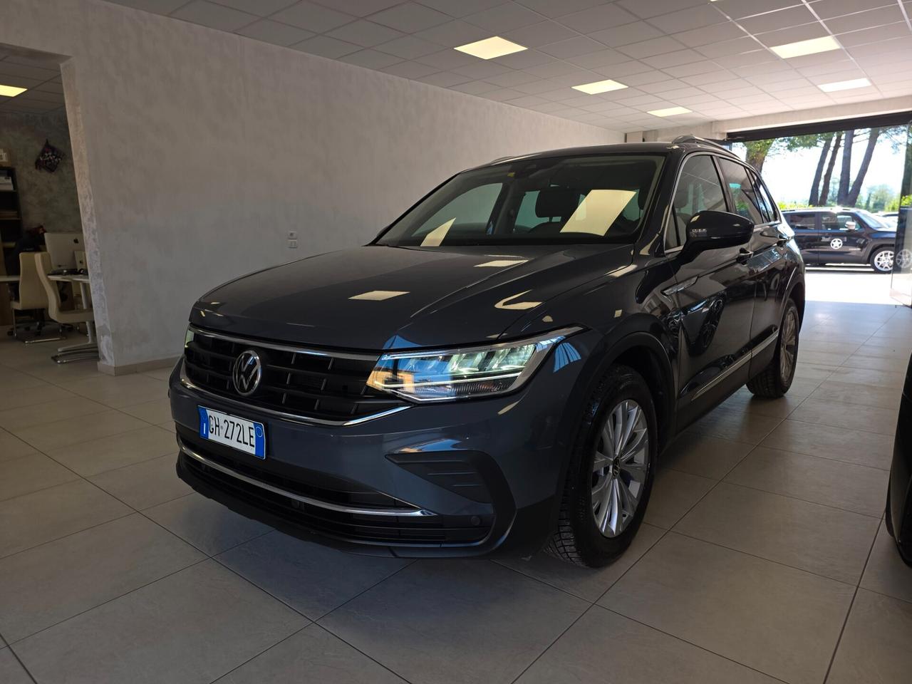 Volkswagen Tiguan 2.0 TDI 150 CV SCR DSG R-Line