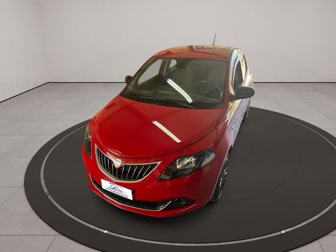 Lancia Ypsilon 1.0 FireFly 5 porte S&S Hybrid Ecochic Silver