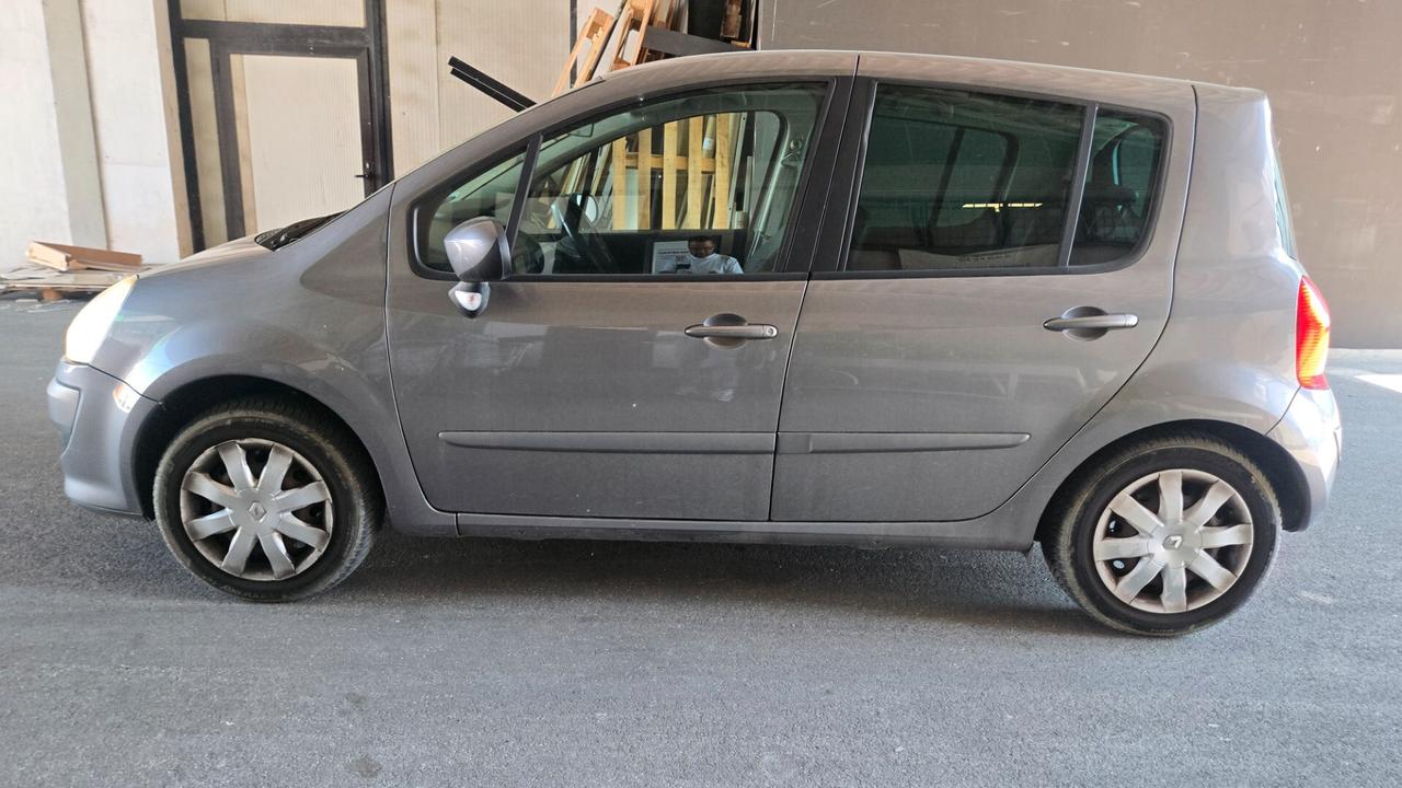 Renault Modus 1.6 16V AUTOMATIC
