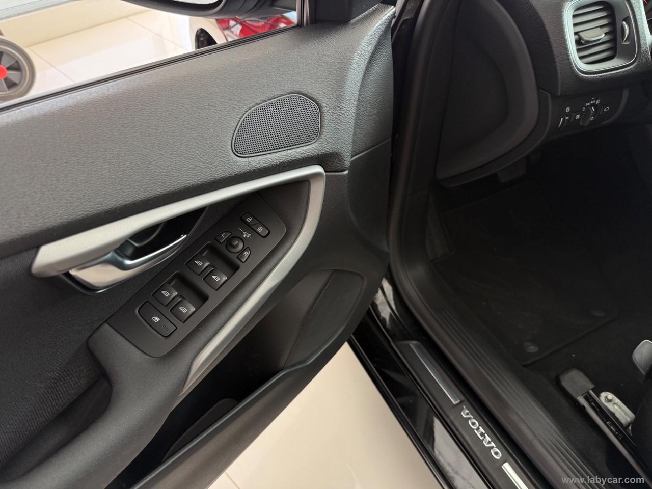 VOLVO V40 D2 Geartronic R-design