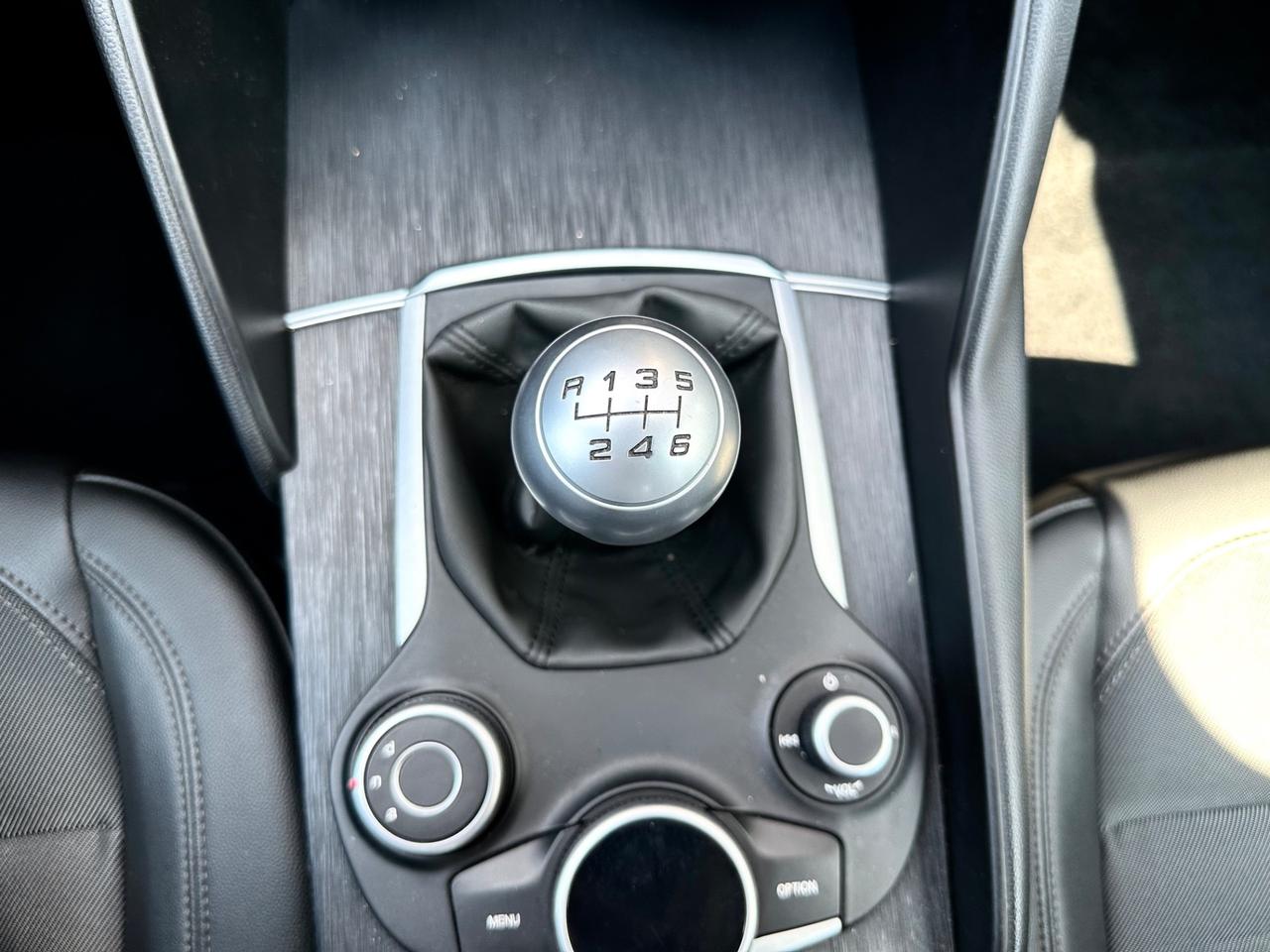 Alfa Romeo Giulia 2.2 Turbodiesel 180 CV AT8 Super MANUALE