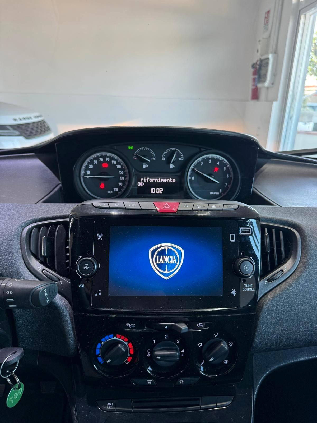 Lancia Ypsilon 1.0 FireFly 5 porte S&S Hybrid Gold