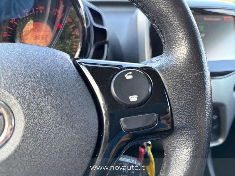 Toyota Aygo Aygo 5p 1.0 x-play my15