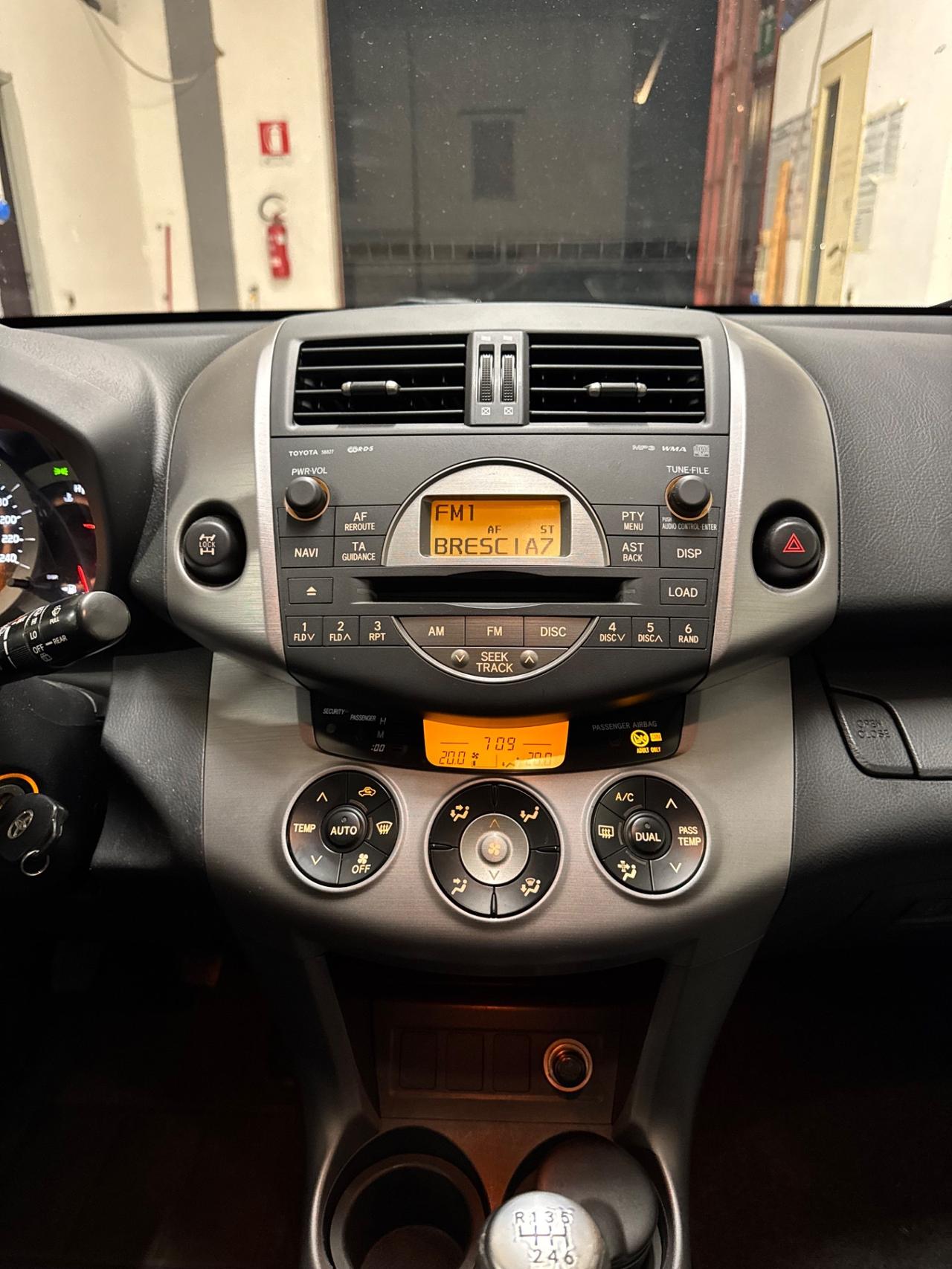 Toyota RAV 4 RAV4 2.2 D-4D 136 CV Sol