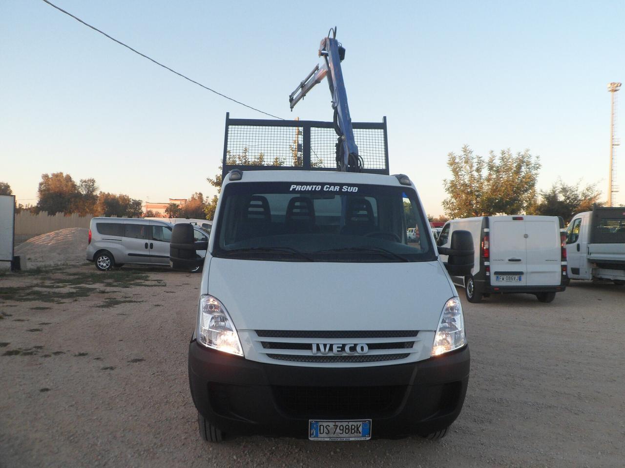 Iveco Daily 35c15 ribaltabile con gru