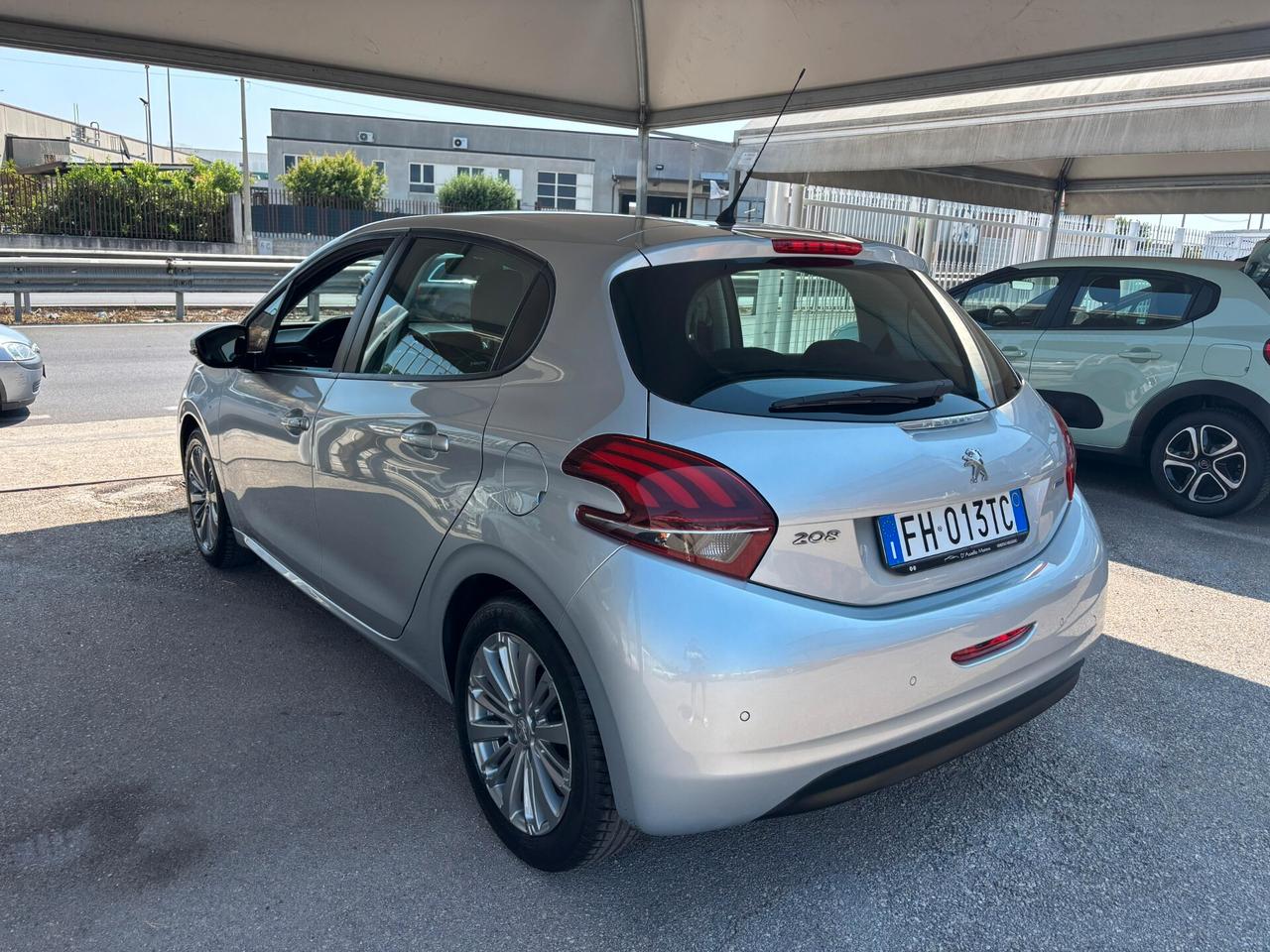 Peugeot 208 PureTech 82 5 porte Allure