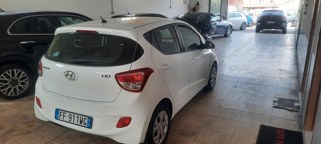 Hyundai i10 cc1.0 benzina anno 2016