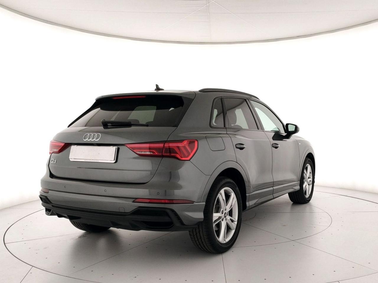 Audi Q3 35 2.0 tdi s line edition s-tronic