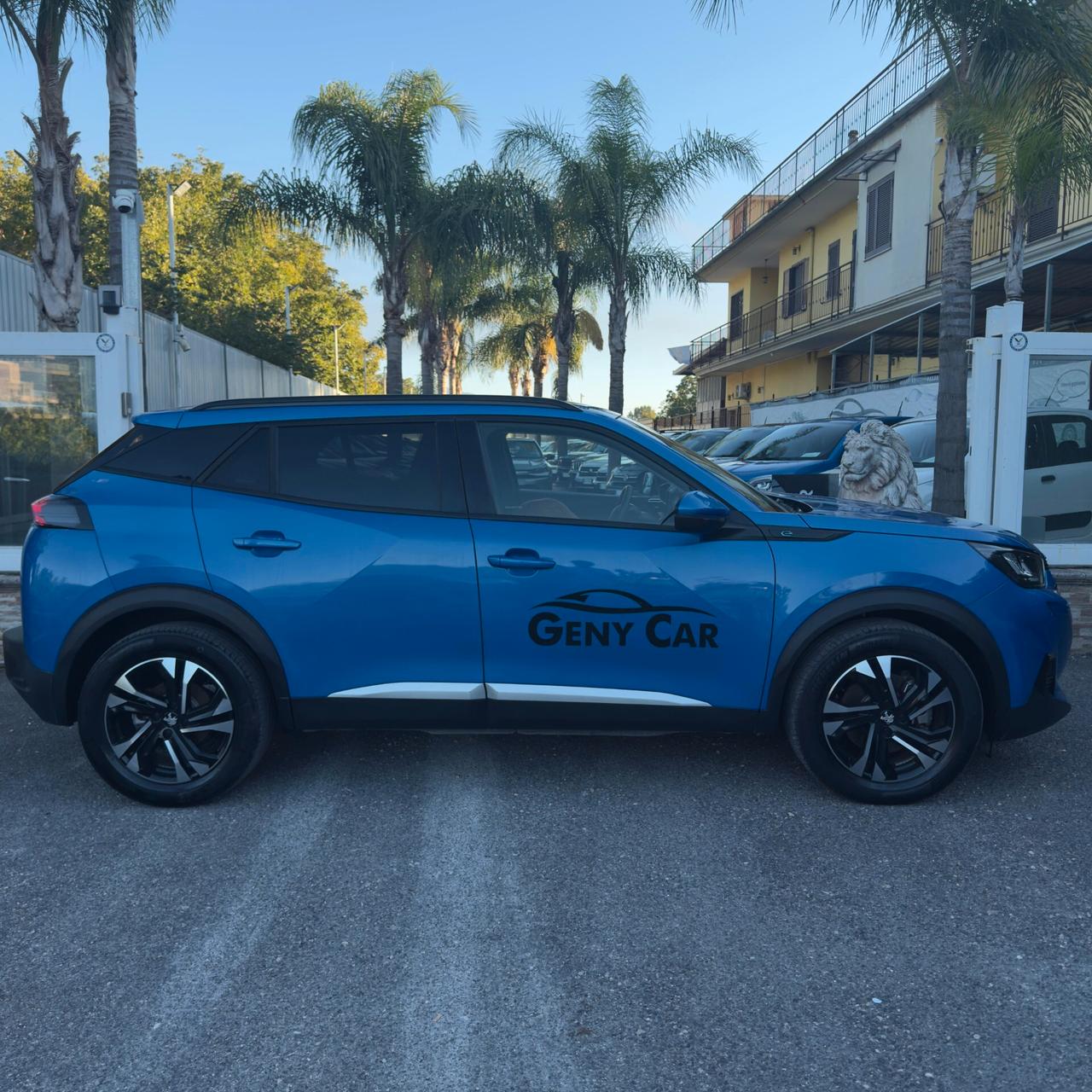 Peugeot 2008 motore elettrico 136 CV Allure Pack