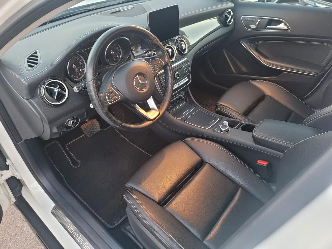 Mercedes-benz GLA 200 d Automatic Premium