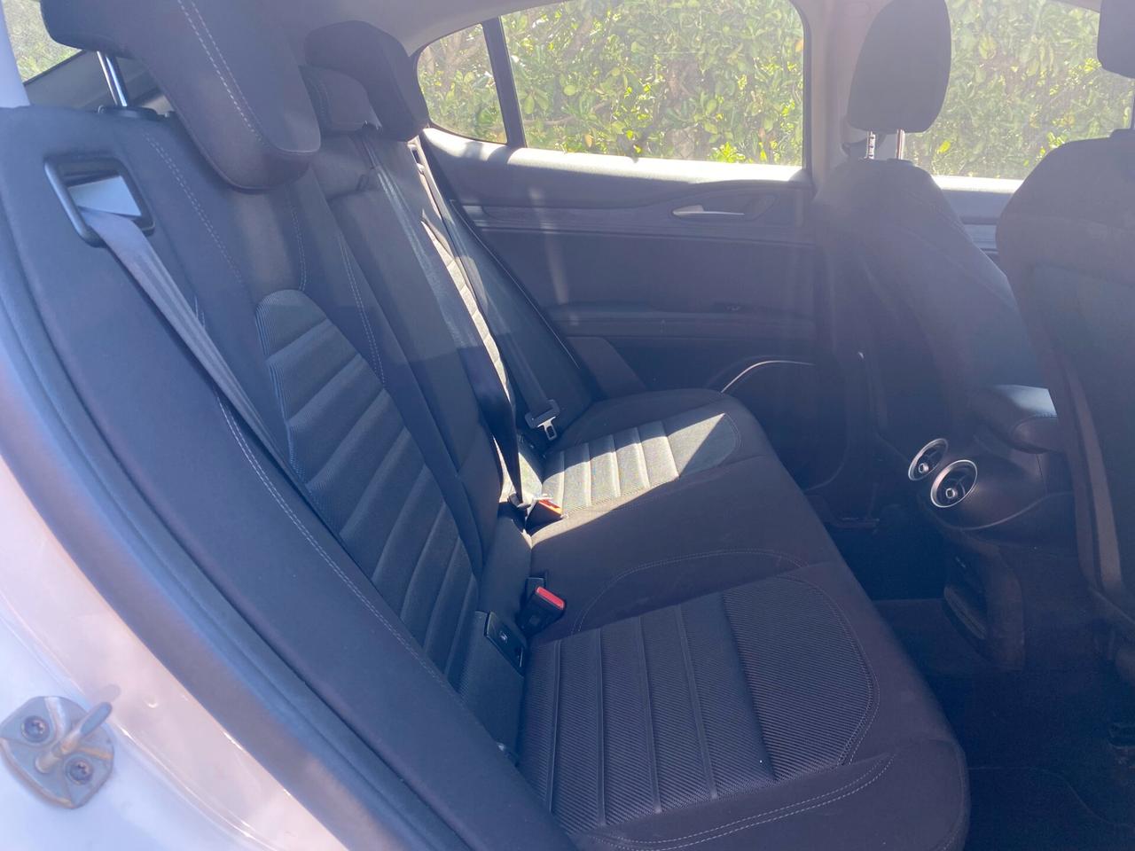 Alfa Romeo Stelvio 2.2 T-diesel AT8 Q4 190cv Business