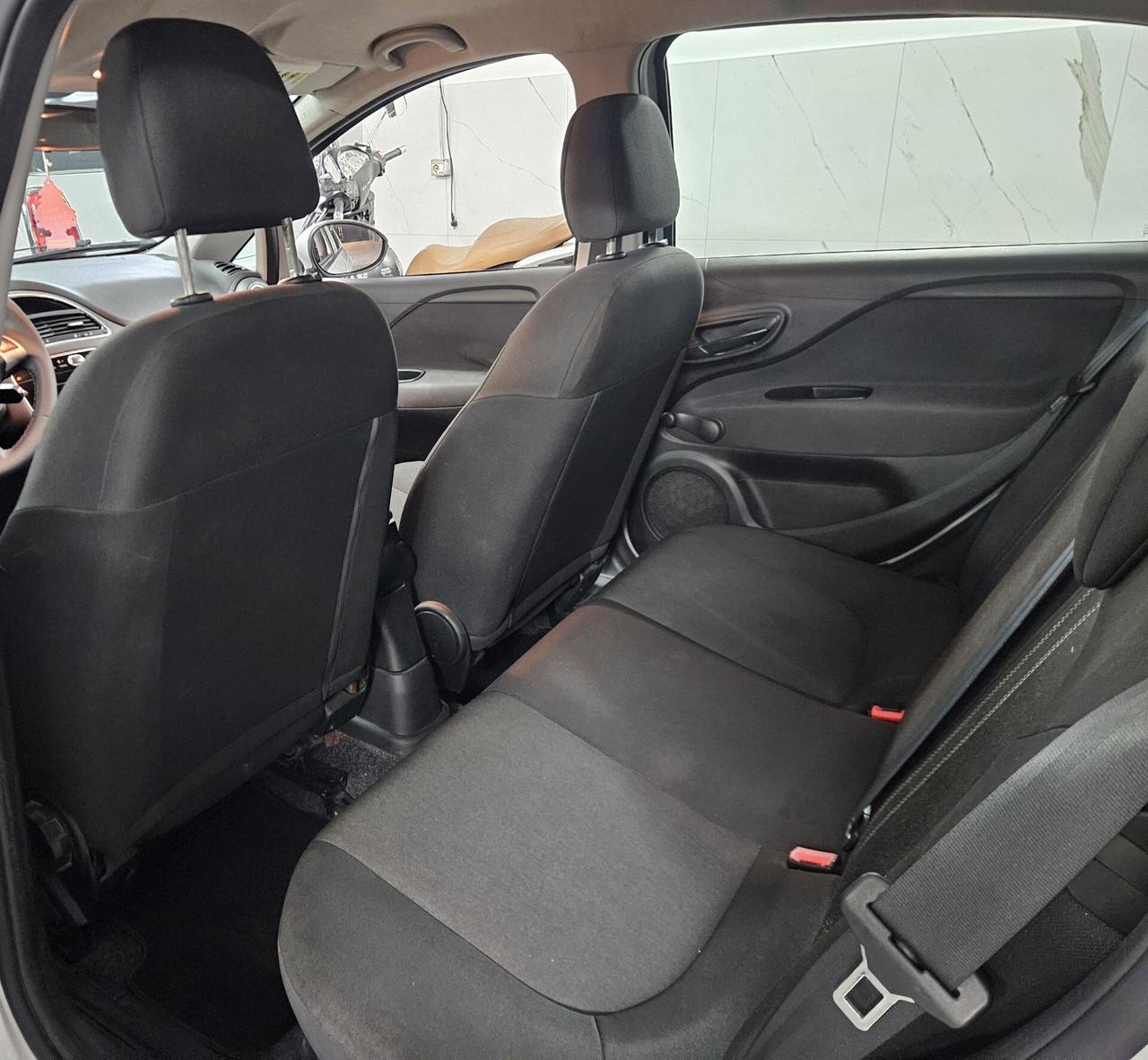 FIAT PUNTO STREET 1.3 M-JET 2016 CON 126.000KM