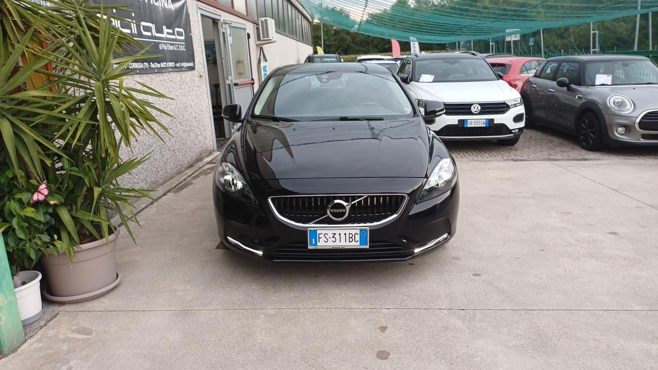 Volvo V40 D2 R-design Euro6 Ok Neopatentati