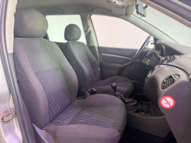FORD Focus 1.6i 16V cat SW Ghia