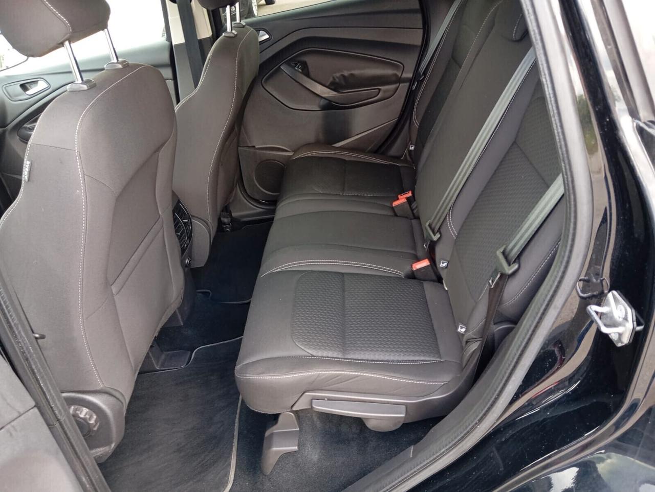 Ford Kuga 1.5 TDCI 120 CV S&S 2WD Powershift ST-Line