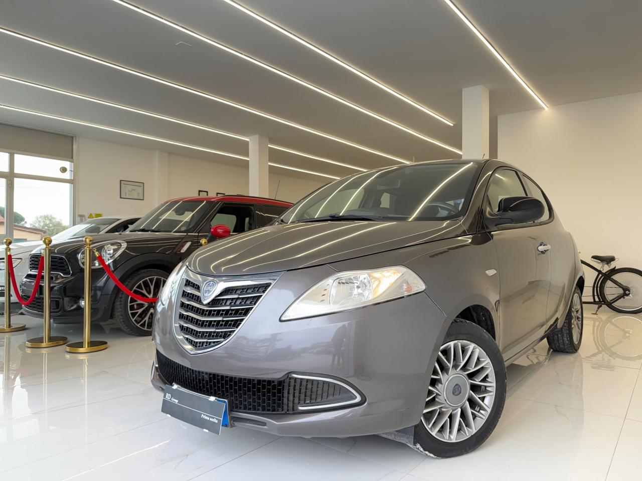 Lancia Ypsilon 1.2 8v Platinum 69cv ok neopatentato