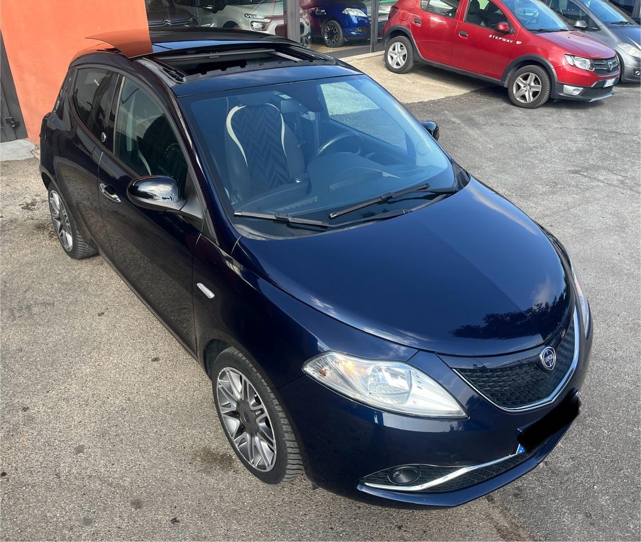 Lancia Ypsilon 1.2 69 CV 5 porte GPL Ecochic Platino