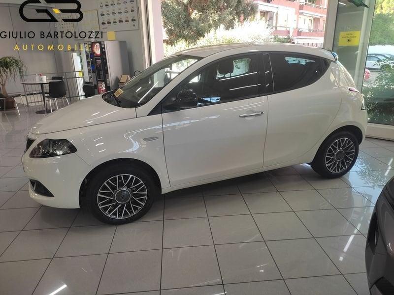 Lancia Ypsilon 1.0 FireFly 70cv S&S Hybrid GOLD PLUS