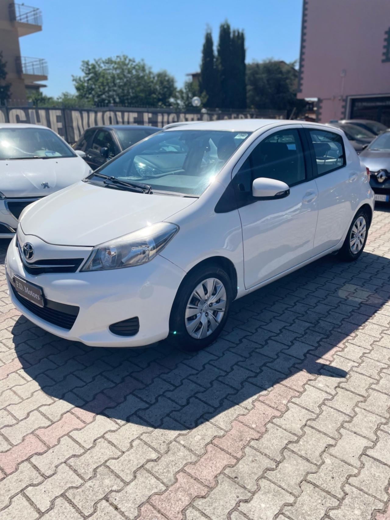 Toyota Yaris 1.0 5 porte Lounge