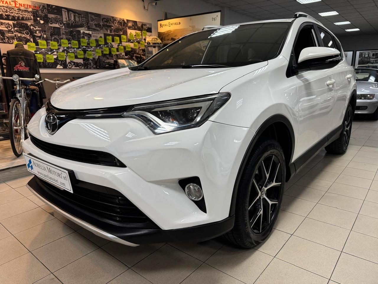 Toyota RAV 4 2.0 D-4D 2WD Lounge MY '17 UNICOPR. PARI AL NUOVO