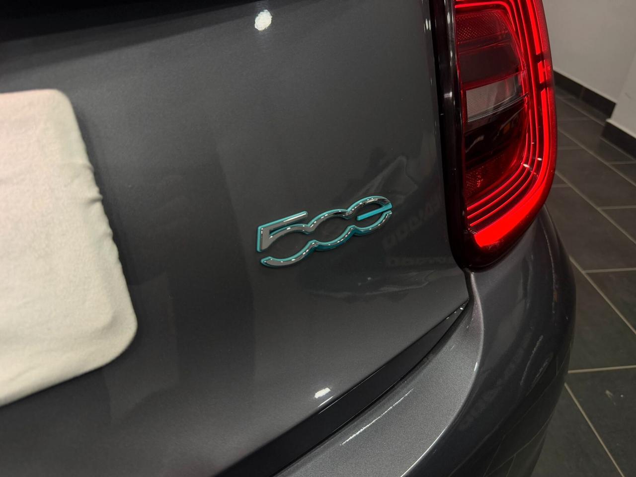 Fiat 500 500e Berlina 42 kWh Passion