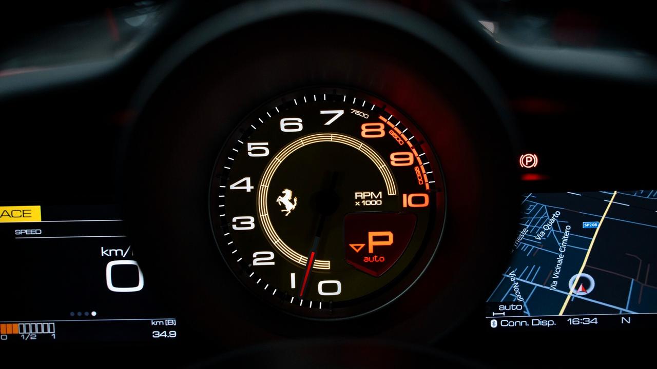 Ferrari 488 GTB 3.9 DCT FULL CARBON CARBOCERAMIC DISPLAY SEDIL