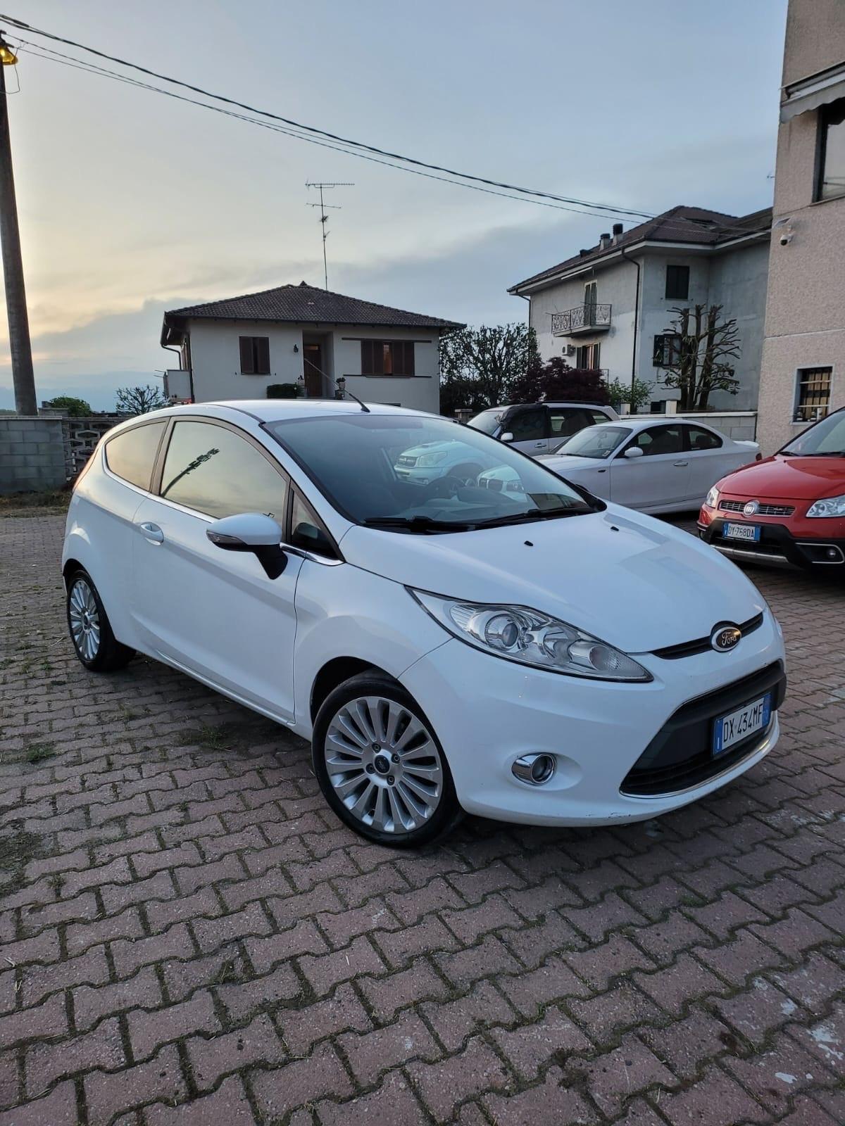 Ford Fiesta 1.4 TDCi 68CV 3 porte Titanium