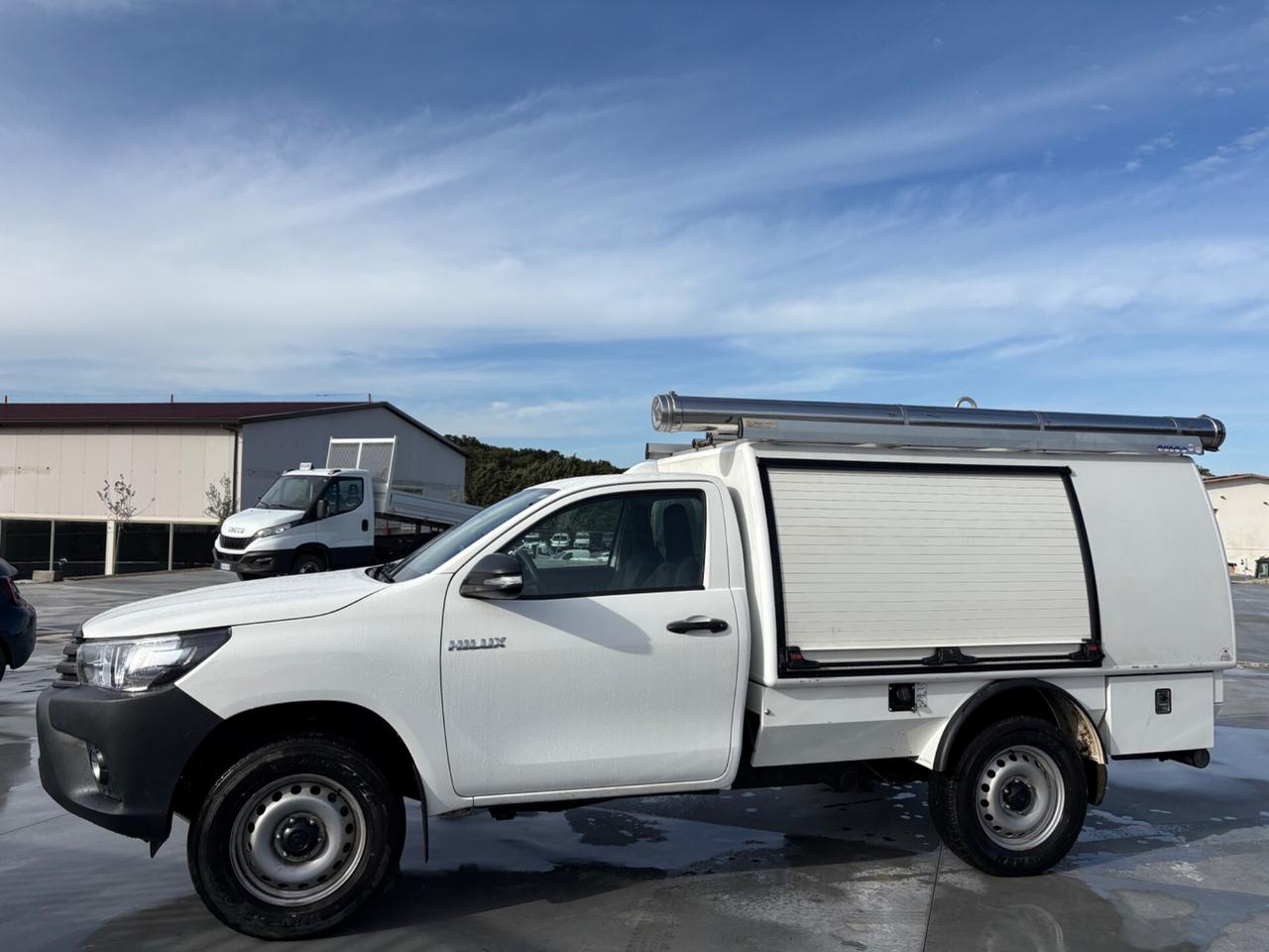 Toyota Hilux 2.4 D-4D A/T 4WD OFFICINA MOBILE, 2 Posti