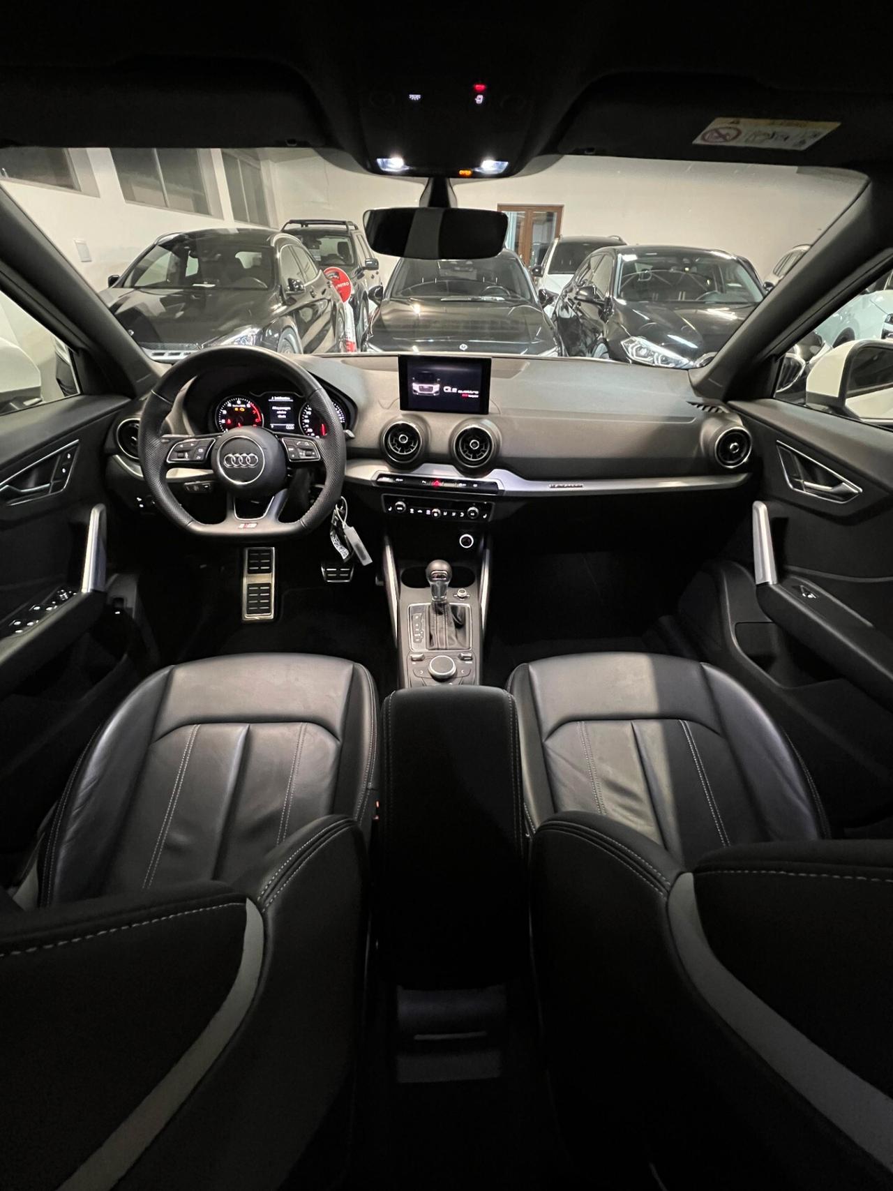 Audi Q2 SQ2 TFSI quattro S tronic sport attitude