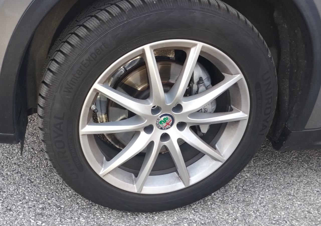 Alfa Romeo Stelvio 2.2 Turbodiesel 210 CV AT8 Q4 Executive