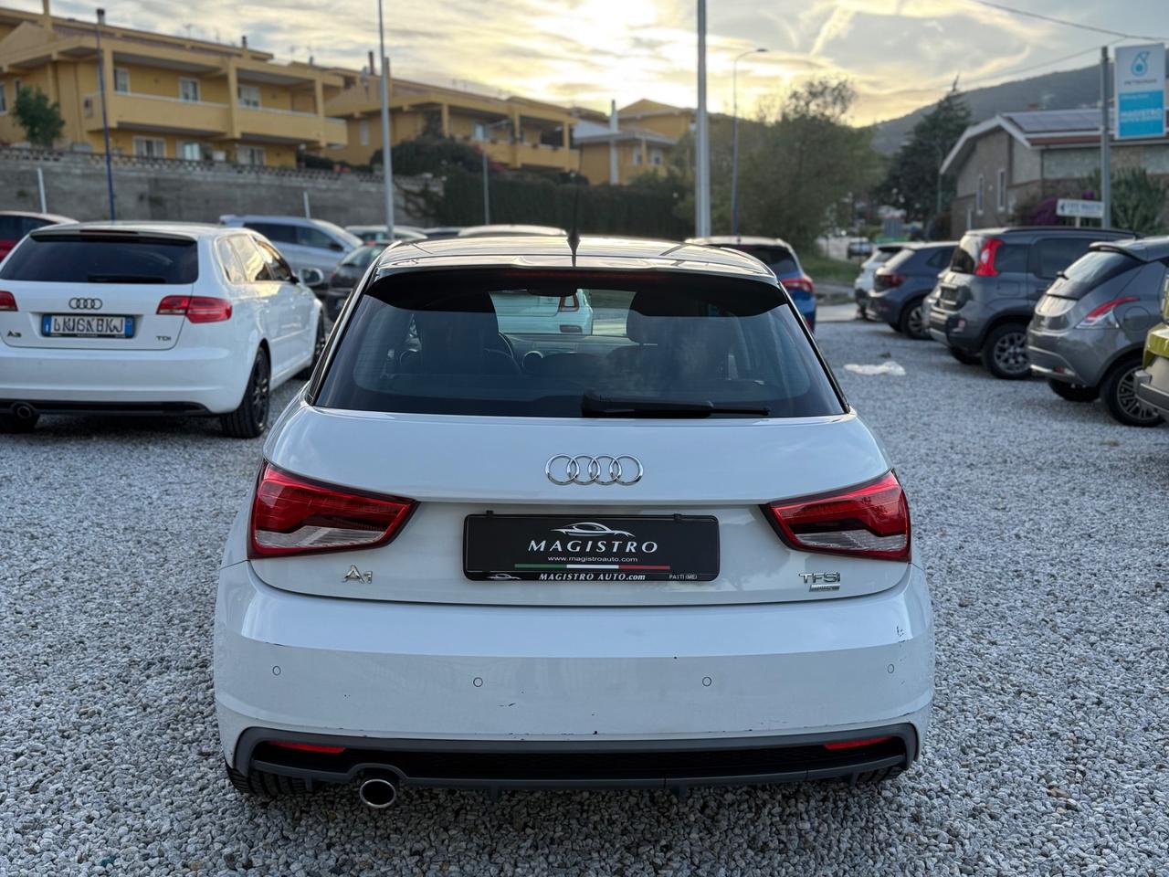 AUDI A1 Sportback S-line 1.0 TFSI 95 CV NEOPATENT.